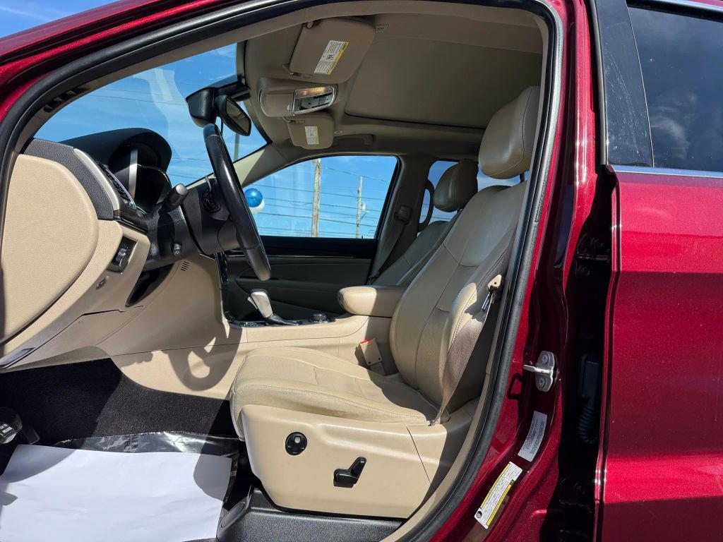 used 2017 Jeep Grand Cherokee car, priced at $15,250
