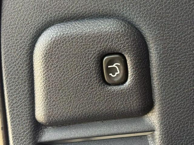 used 2015 Jeep Grand Cherokee car, priced at $14,250