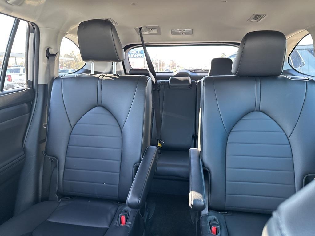 used 2023 Toyota Highlander car, priced at $38,500