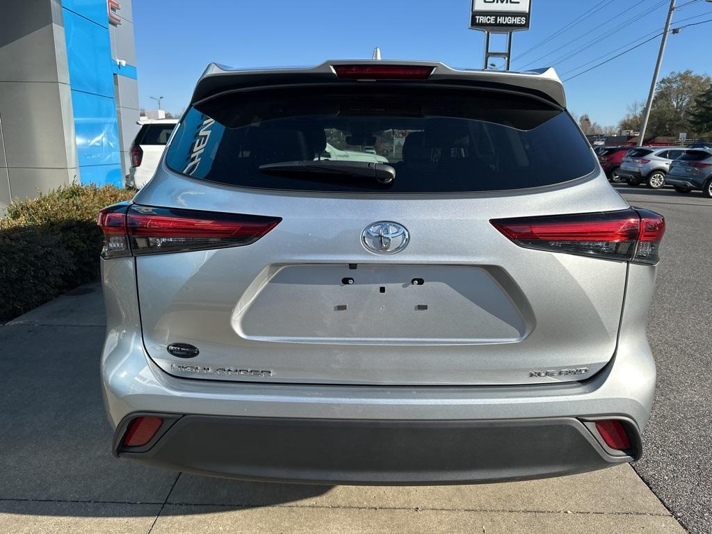 used 2023 Toyota Highlander car, priced at $38,500