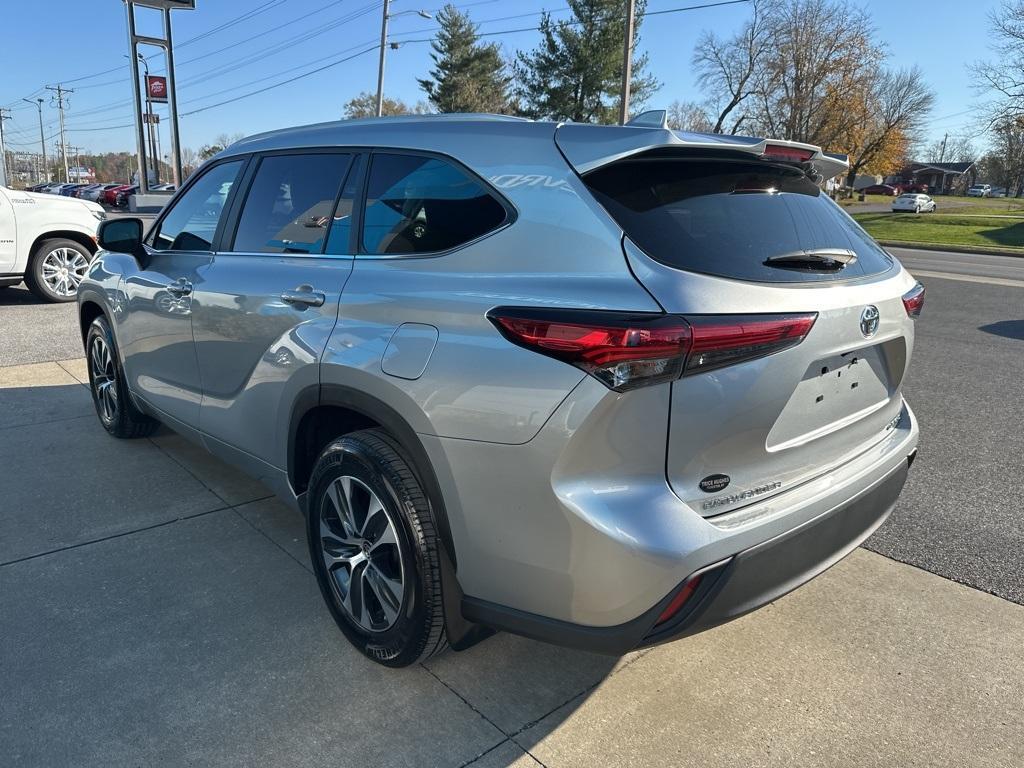 used 2023 Toyota Highlander car, priced at $38,500