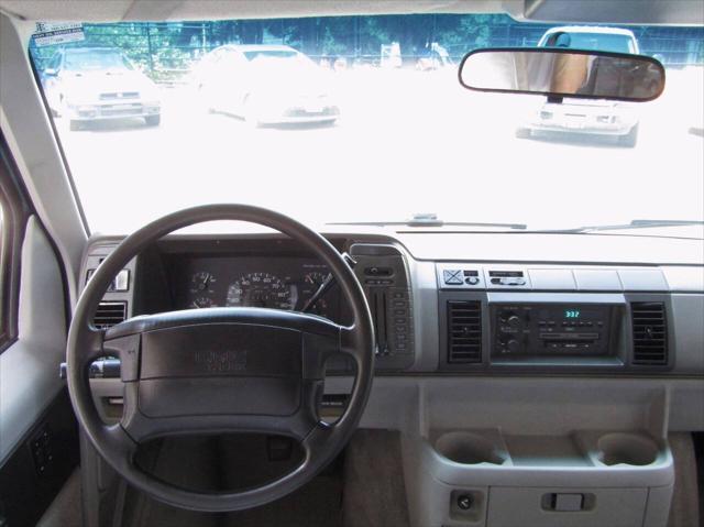 used 1995 GMC Safari car, priced at $10,999