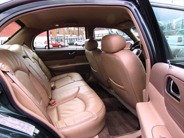 used 1998 Lincoln Continental car, priced at $10,999