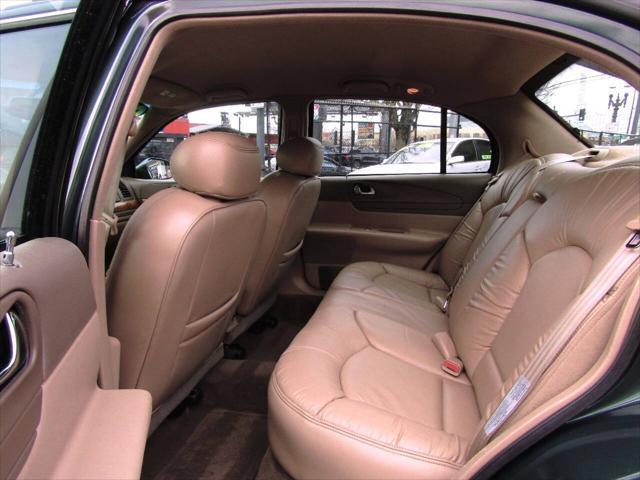 used 1998 Lincoln Continental car, priced at $10,999