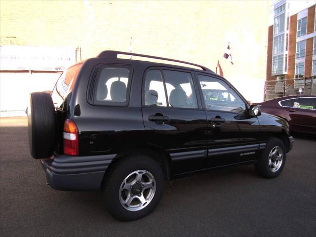 used 2001 Chevrolet Tracker car