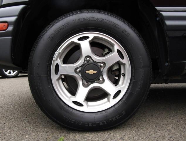 used 2001 Chevrolet Tracker car, priced at $9,599