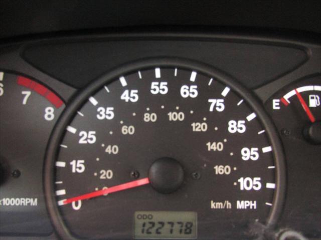 used 2001 Chevrolet Tracker car