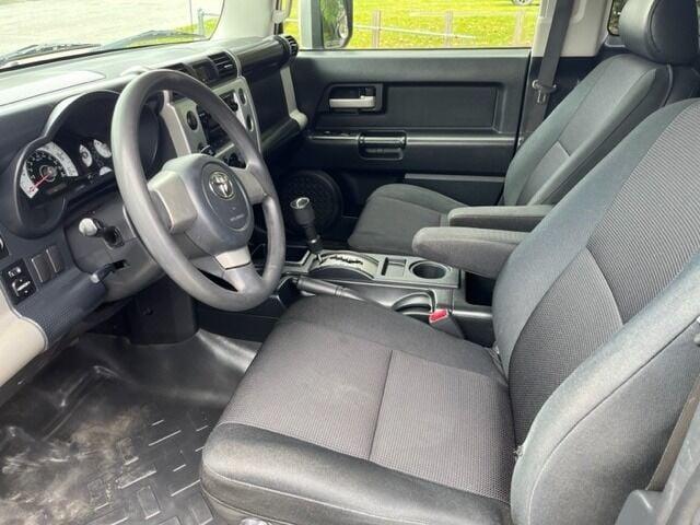 used 2007 Toyota FJ Cruiser car, priced at $11,990