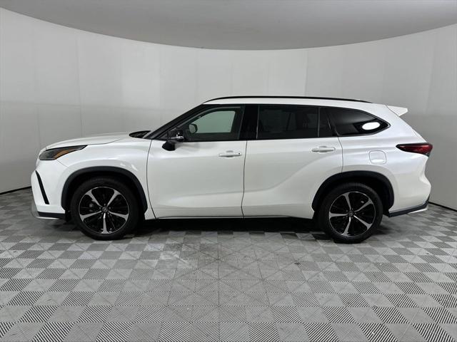 used 2021 Toyota Highlander car, priced at $30,250