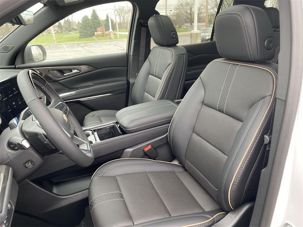 new 2025 Chevrolet Traverse car, priced at $53,181