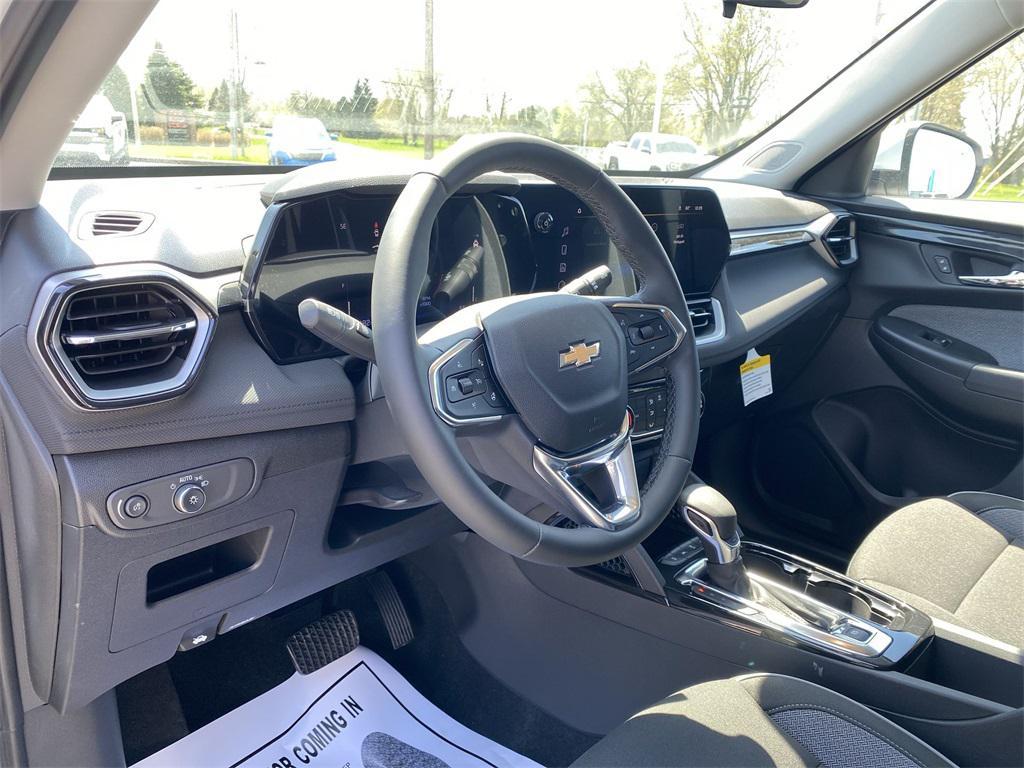 new 2025 Chevrolet TrailBlazer car, priced at $26,695