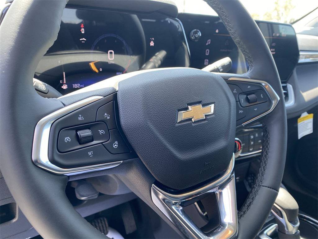 new 2025 Chevrolet TrailBlazer car, priced at $26,695
