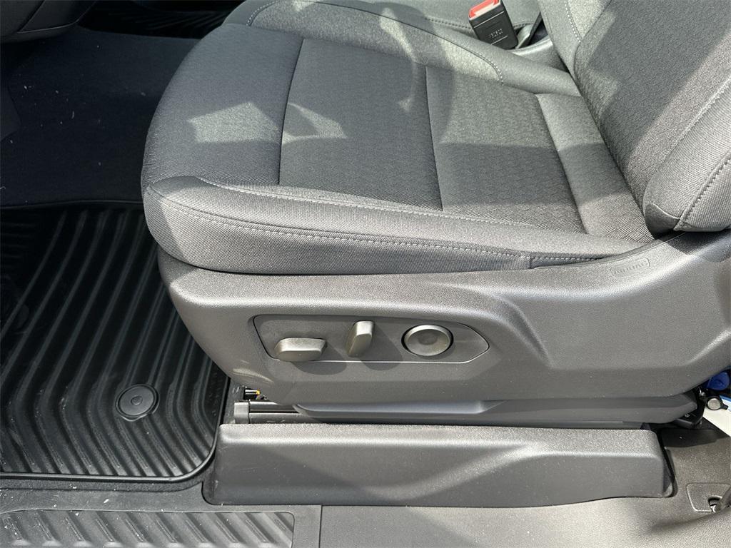 new 2025 GMC Sierra 1500 car, priced at $43,688