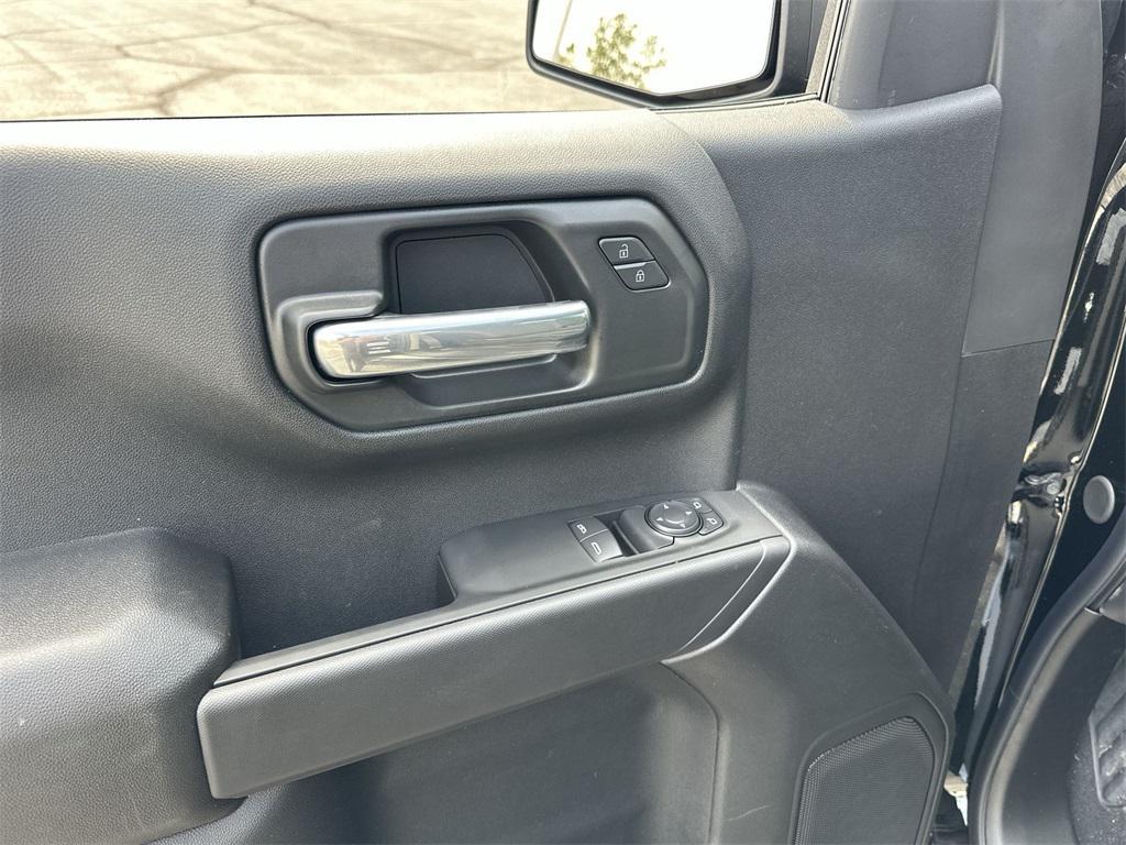 new 2025 GMC Sierra 1500 car, priced at $43,688