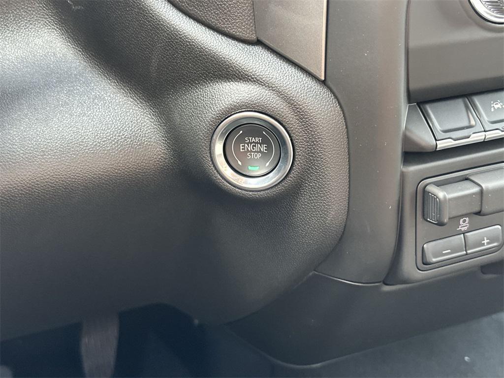 new 2025 GMC Sierra 1500 car, priced at $43,688