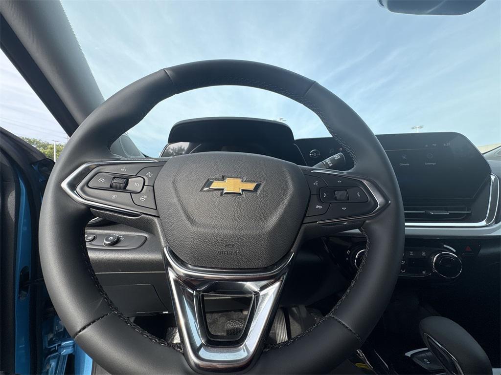 new 2025 Chevrolet Trax car, priced at $23,567