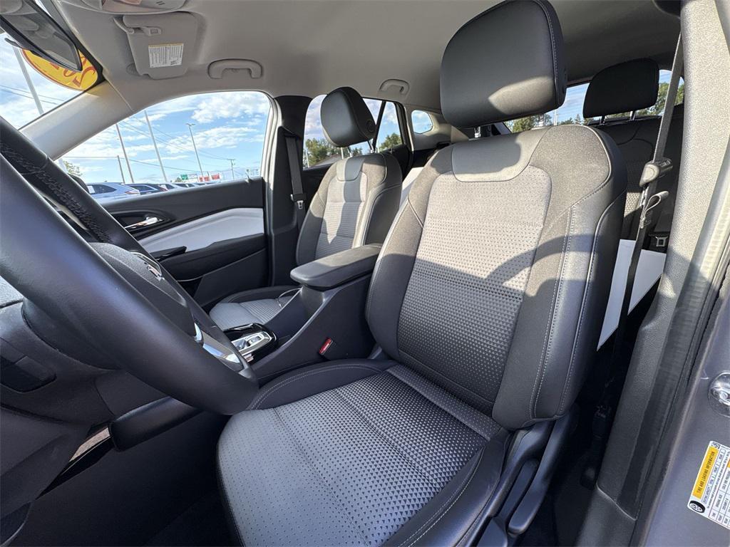 used 2024 Chevrolet Trax car, priced at $22,221