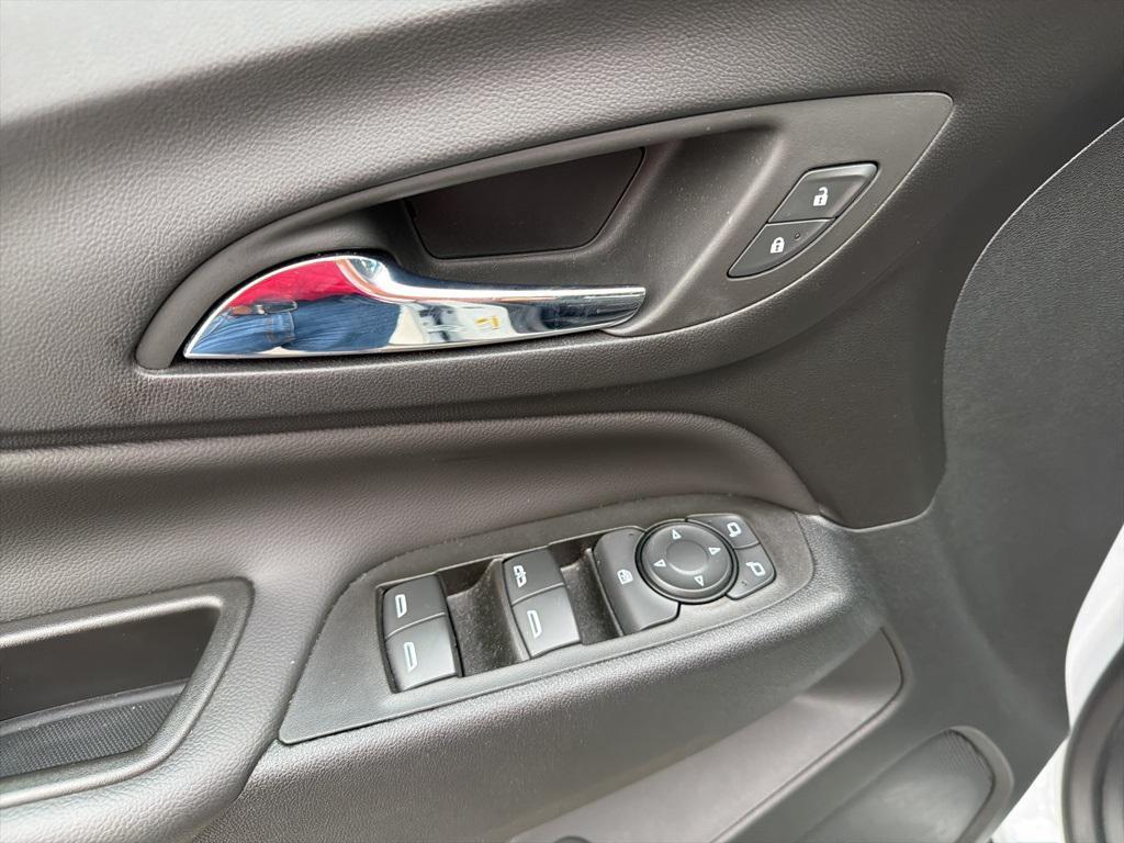 used 2022 Chevrolet Equinox car, priced at $21,987