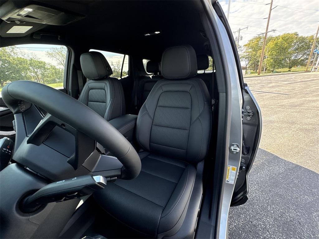 new 2026 Chevrolet Equinox car, priced at $33,249