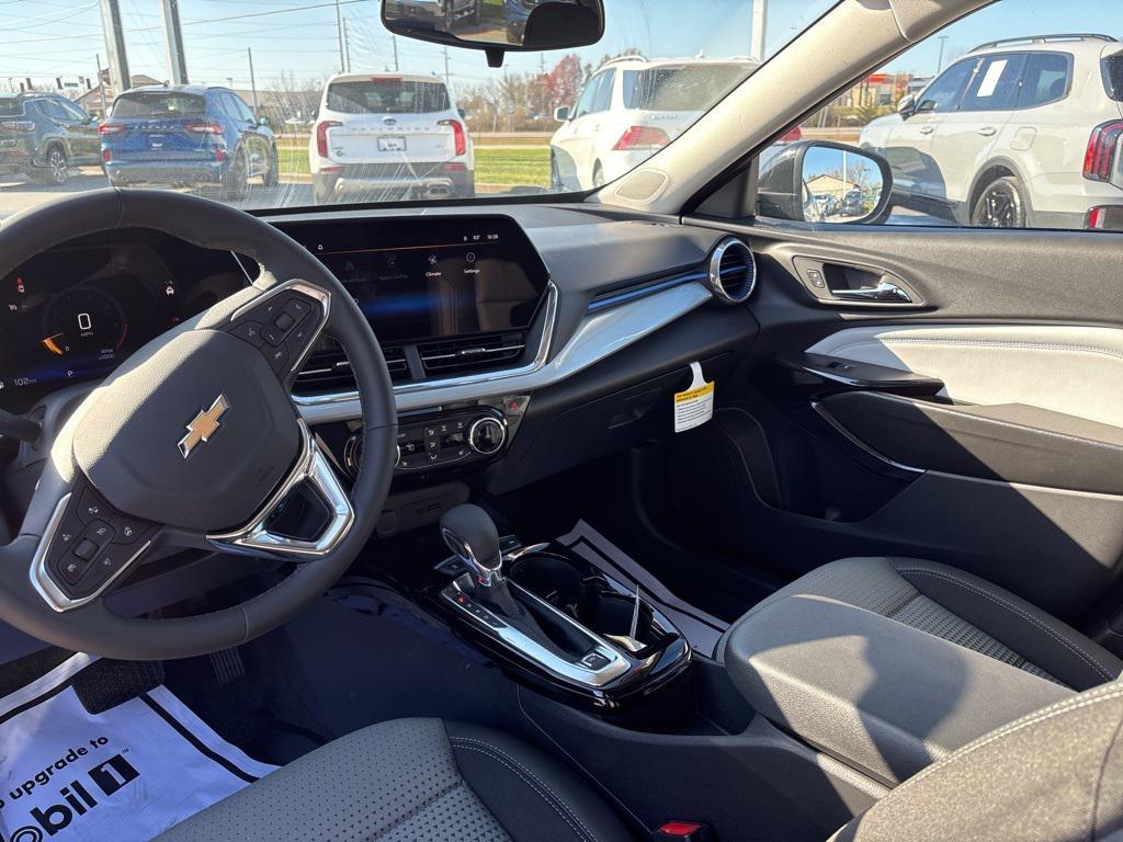 new 2025 Chevrolet Trax car, priced at $24,195