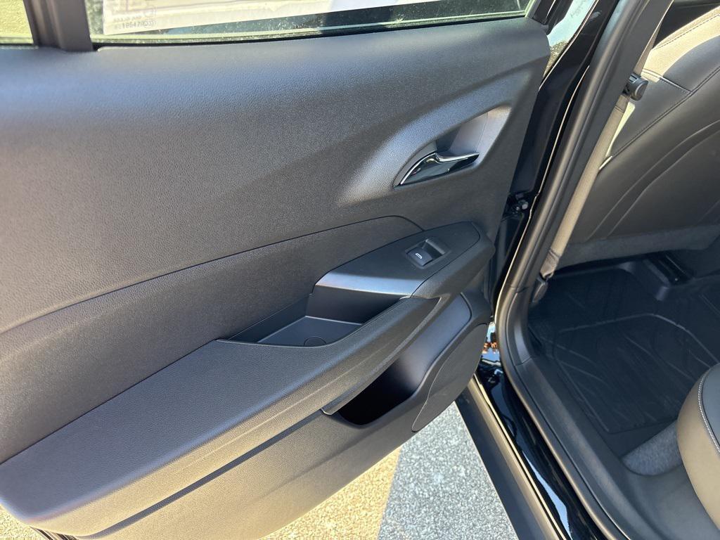 new 2025 Chevrolet Trax car, priced at $24,195