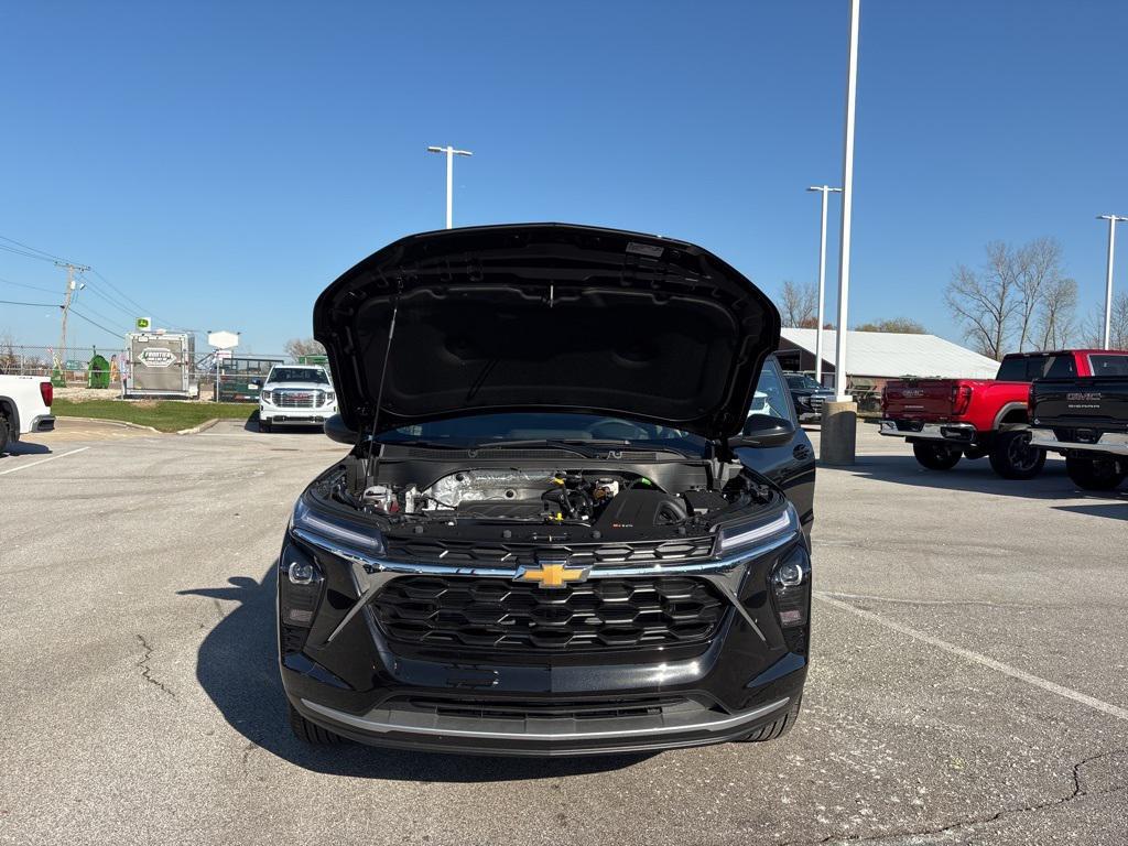 new 2025 Chevrolet Trax car, priced at $24,195