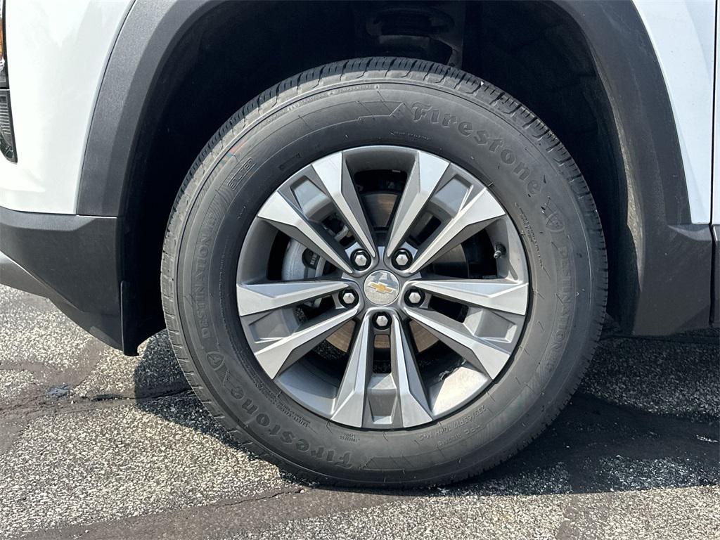 new 2025 Chevrolet Equinox car, priced at $30,295