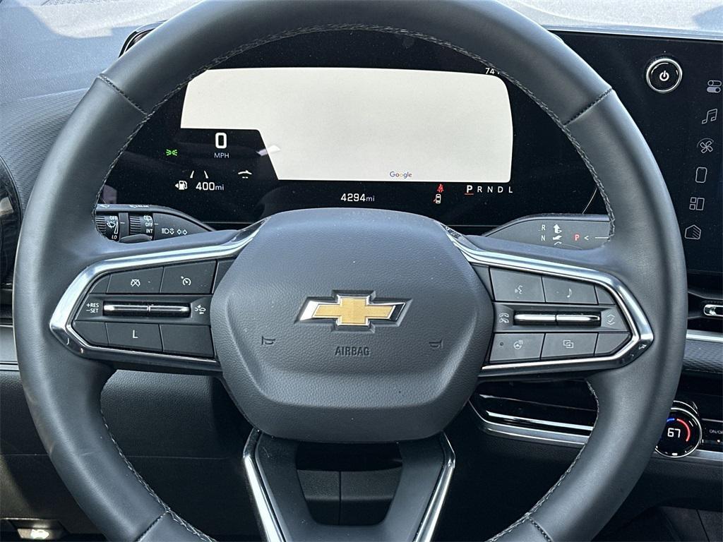 new 2025 Chevrolet Equinox car, priced at $30,295