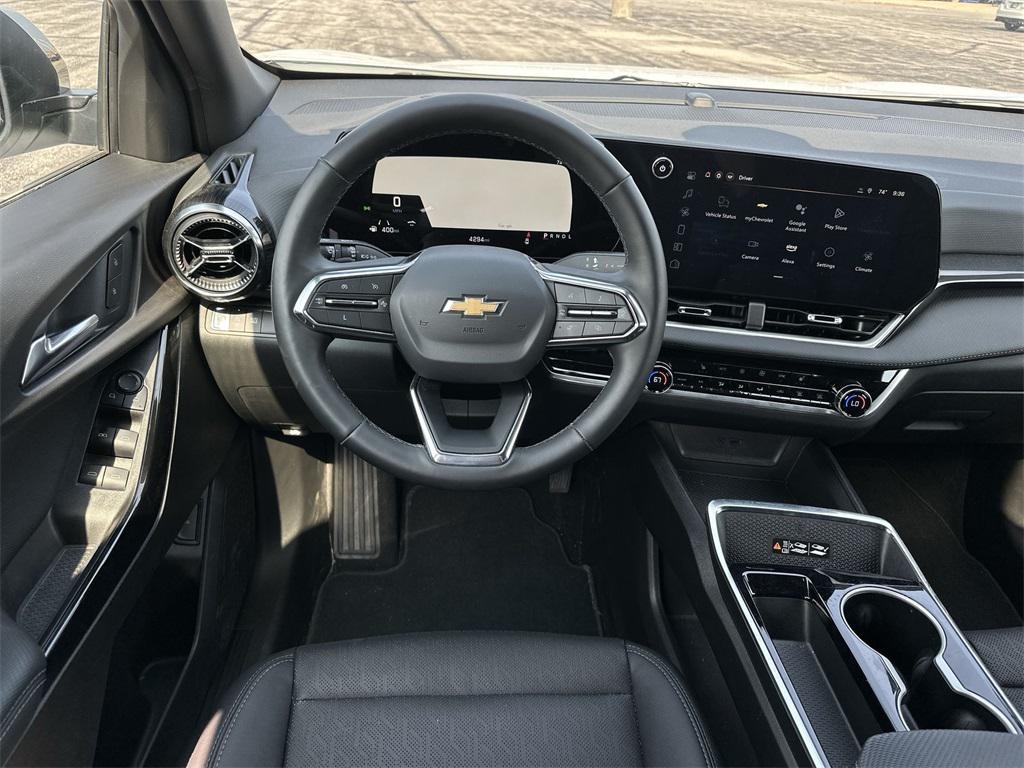new 2025 Chevrolet Equinox car, priced at $30,295