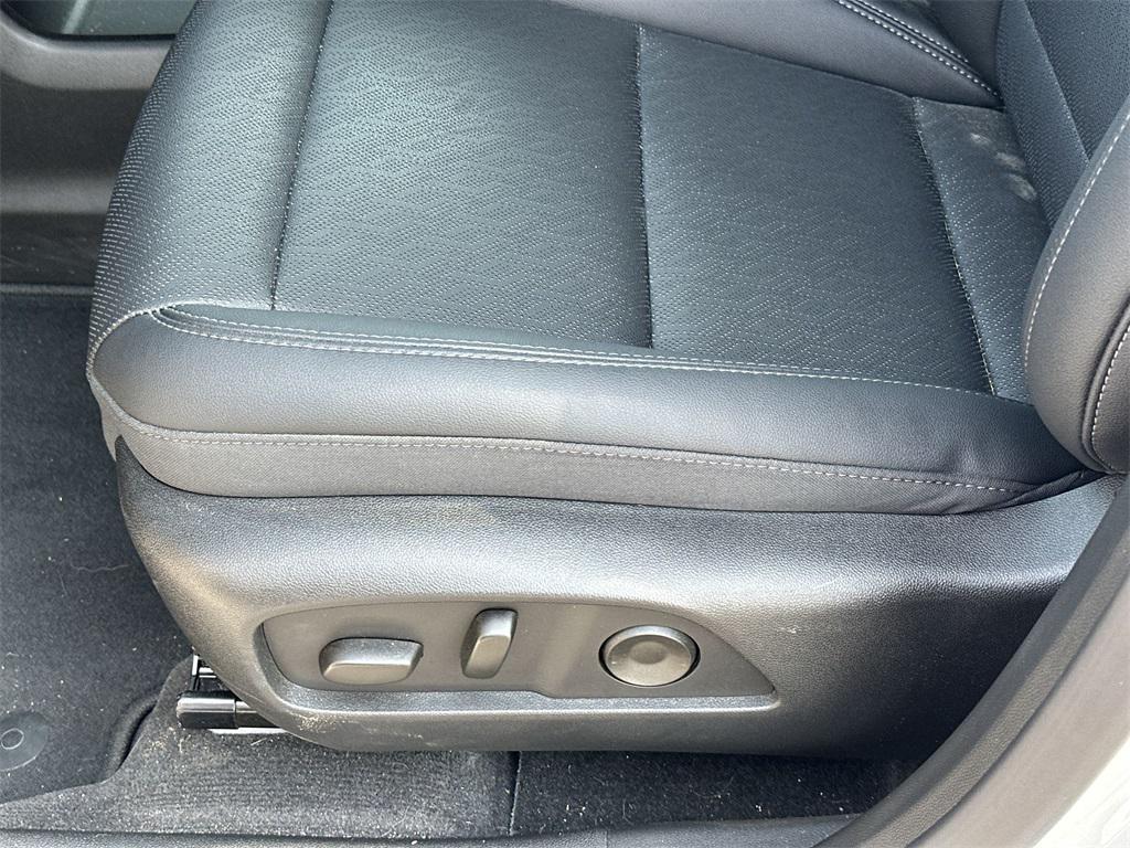 new 2025 Chevrolet Equinox car, priced at $30,295