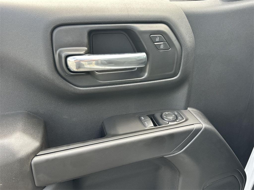 new 2025 GMC Sierra 1500 car, priced at $46,217