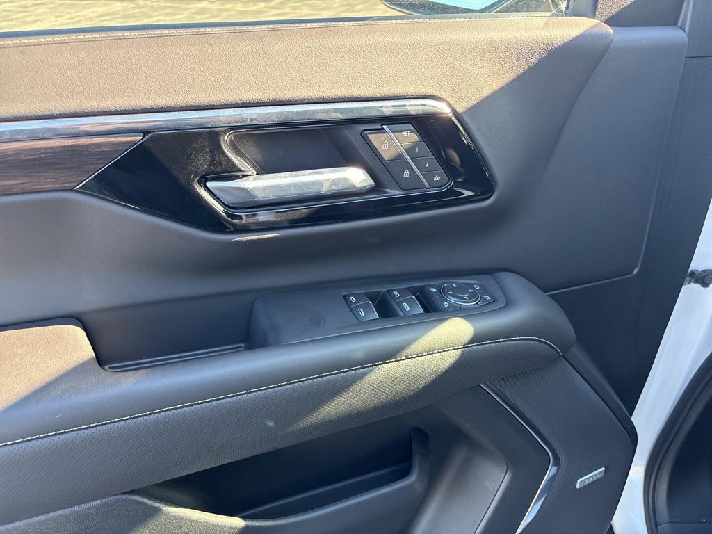 new 2025 Chevrolet Tahoe car, priced at $72,930