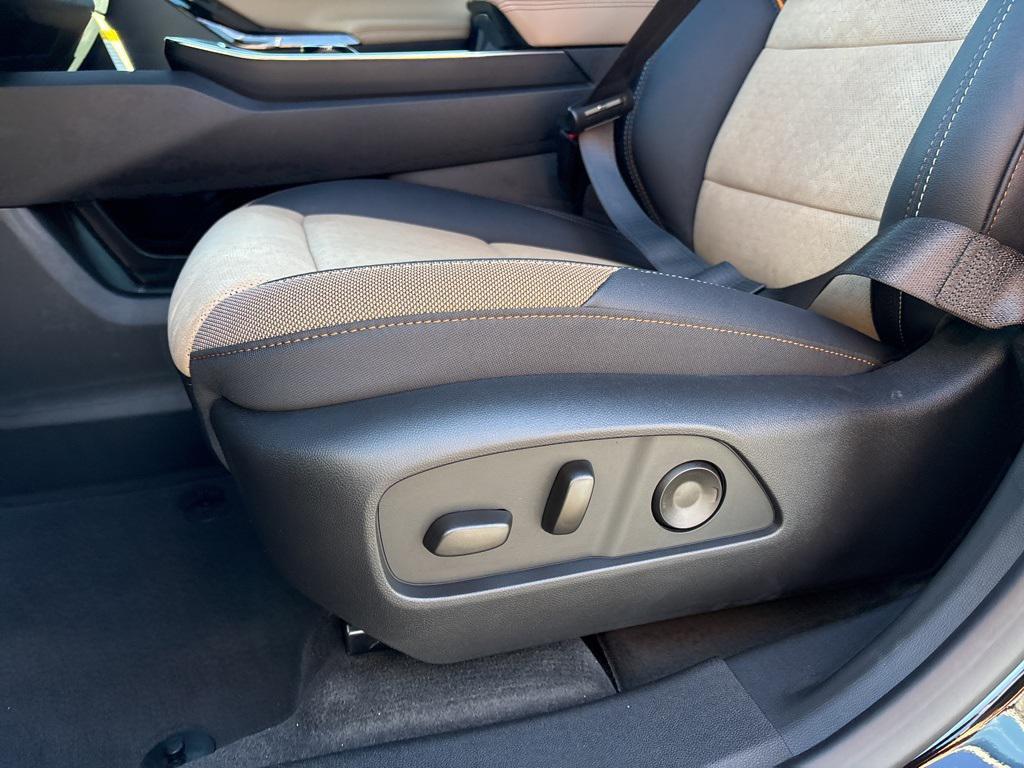 new 2026 Chevrolet Equinox car, priced at $38,282