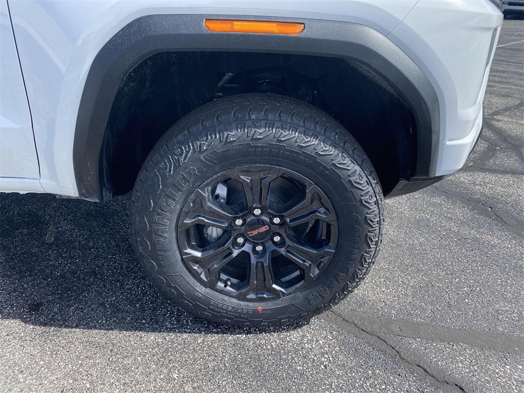 new 2025 GMC Canyon car, priced at $42,337