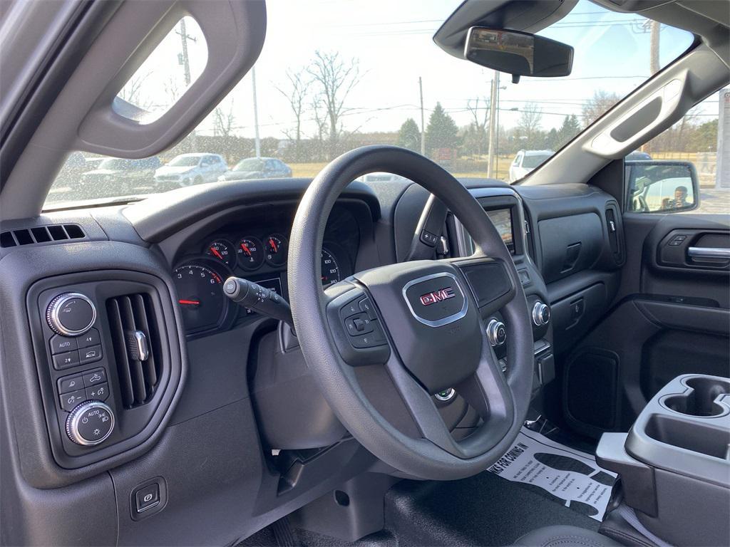 new 2025 GMC Sierra 1500 car, priced at $45,609