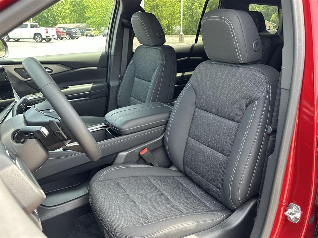 new 2025 Chevrolet Traverse car, priced at $41,686