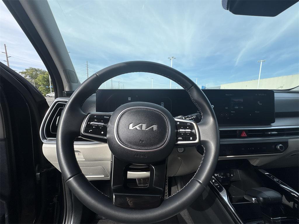 used 2025 Kia Sorento car, priced at $35,787