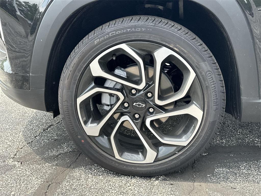 new 2025 Chevrolet Trax car, priced at $24,996