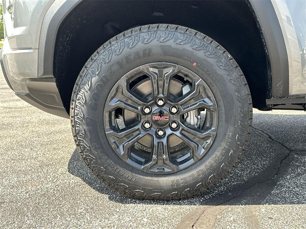 new 2025 GMC Canyon car, priced at $42,870