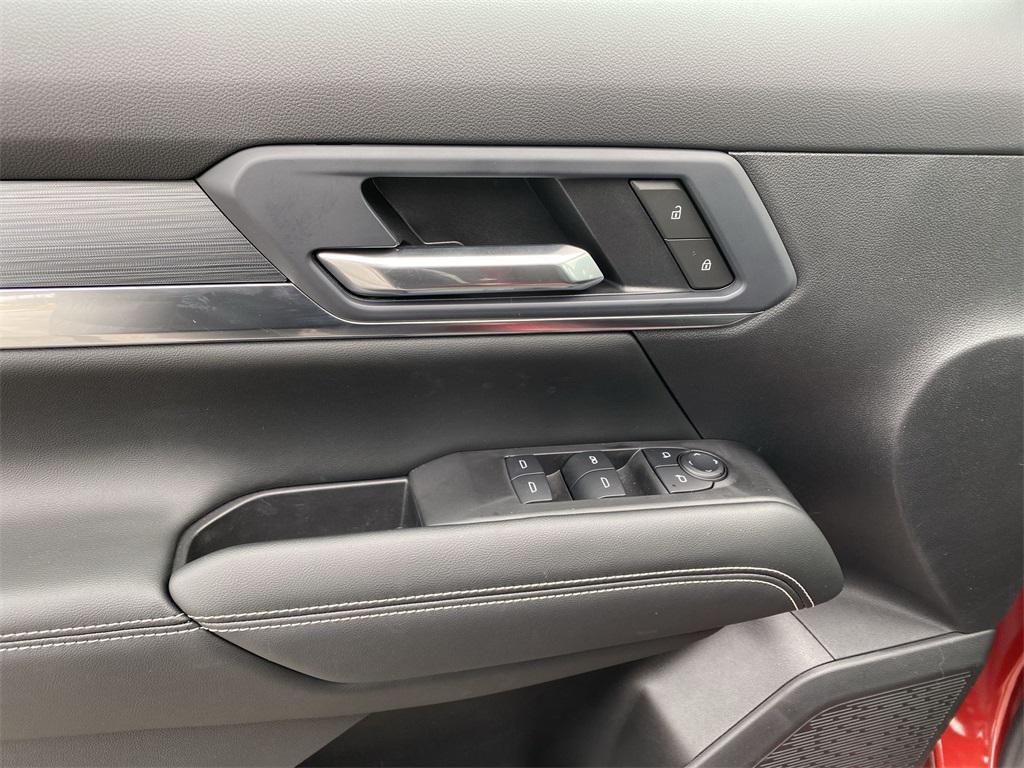 new 2025 GMC Terrain car, priced at $30,595