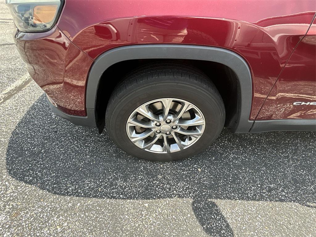 used 2019 Jeep Cherokee car, priced at $18,921