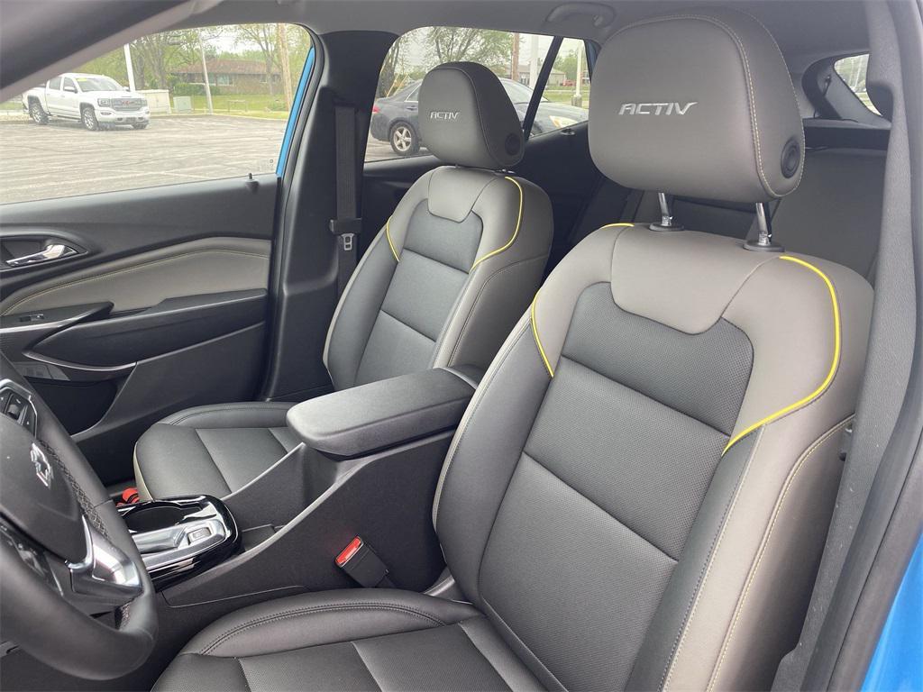 new 2025 Chevrolet Trax car, priced at $23,495