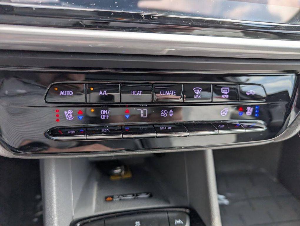 used 2022 Chevrolet Bolt EUV car, priced at $20,995