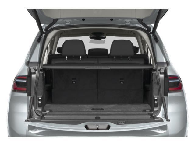 new 2026 BMW X7 car, priced at $130,655