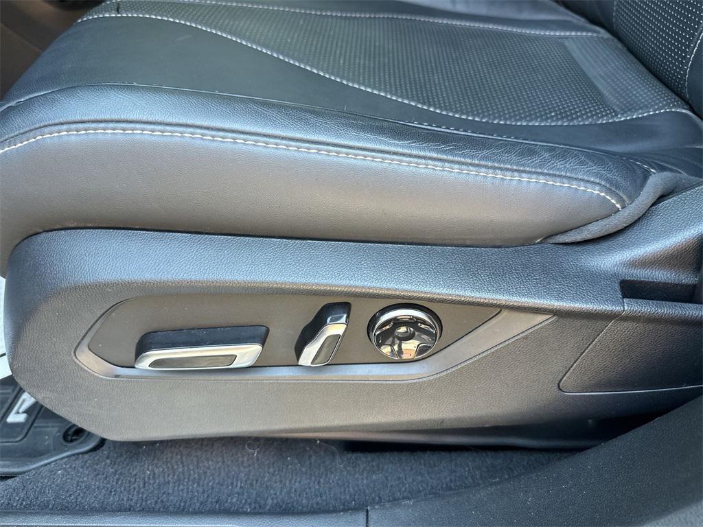 used 2020 Acura RDX car, priced at $30,959