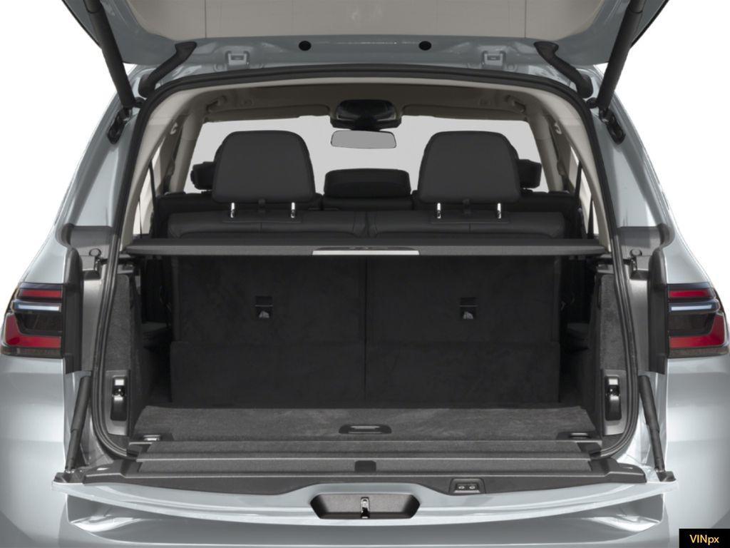 new 2026 BMW X7 car, priced at $100,165