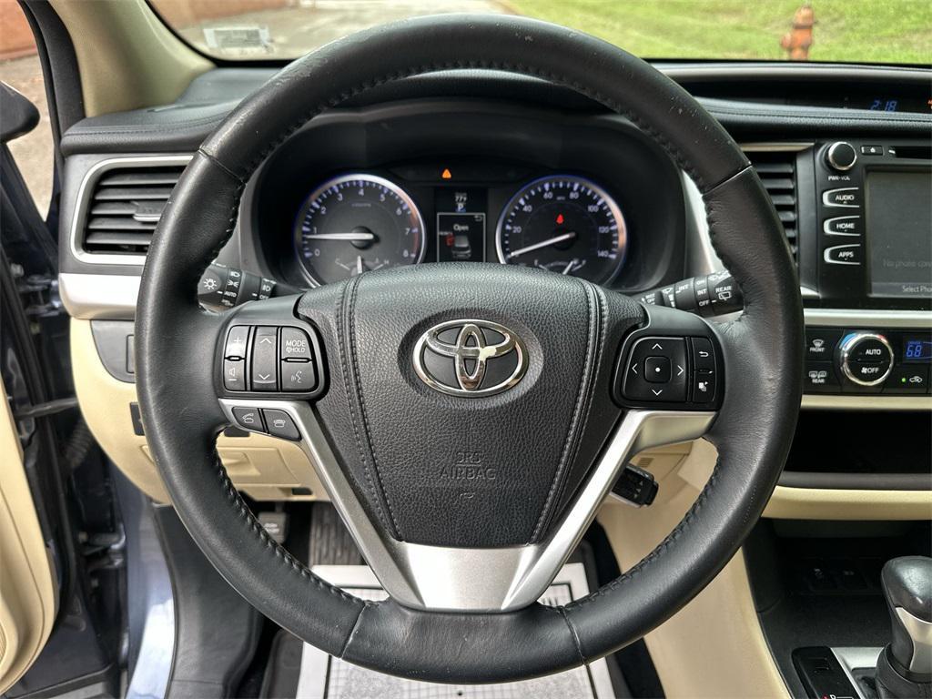 used 2015 Toyota Highlander car, priced at $16,878