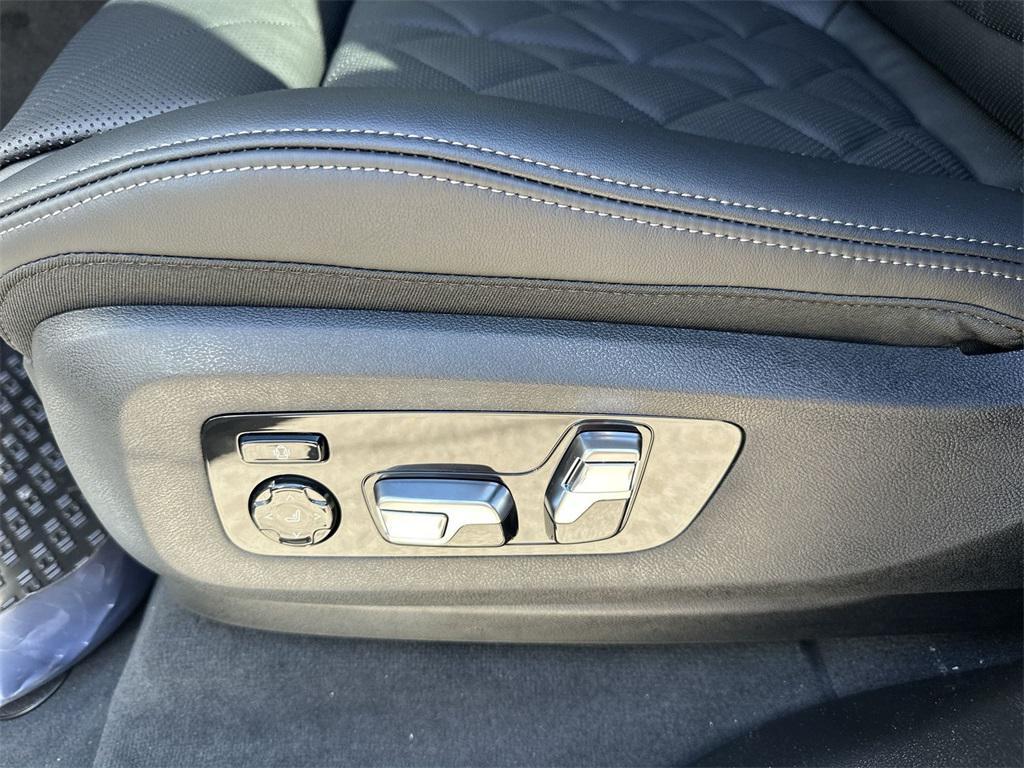 new 2026 BMW X7 car, priced at $99,375