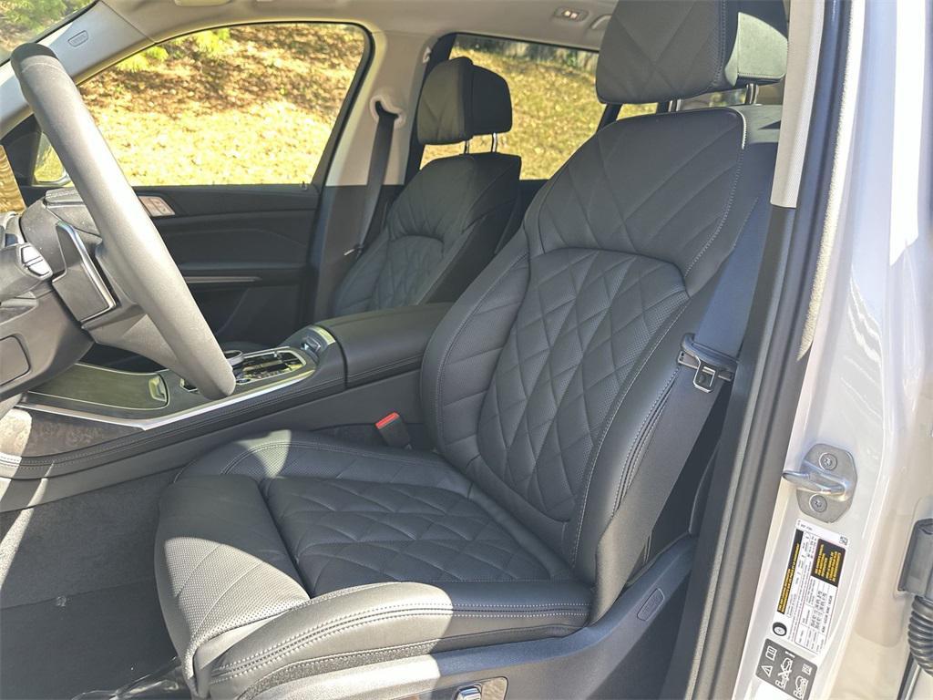 new 2026 BMW X7 car, priced at $95,035