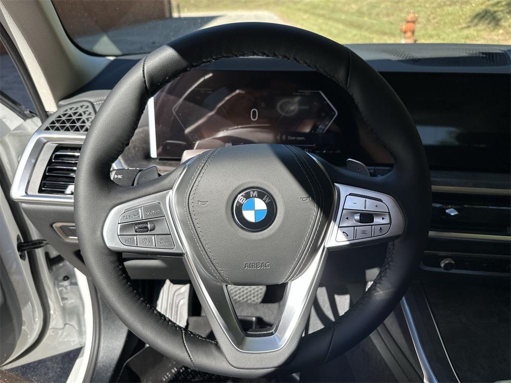 new 2026 BMW X7 car, priced at $95,035